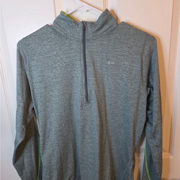 Nike Activewear Shirt Womens Medium Green Running DriFit Long Sleeve Quarter Zip - Picture 7 of 7